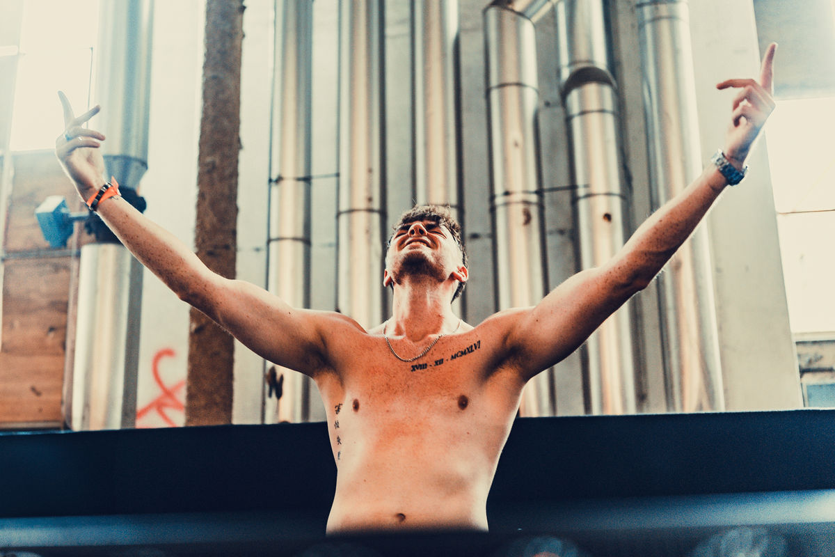 Loading... just a sec